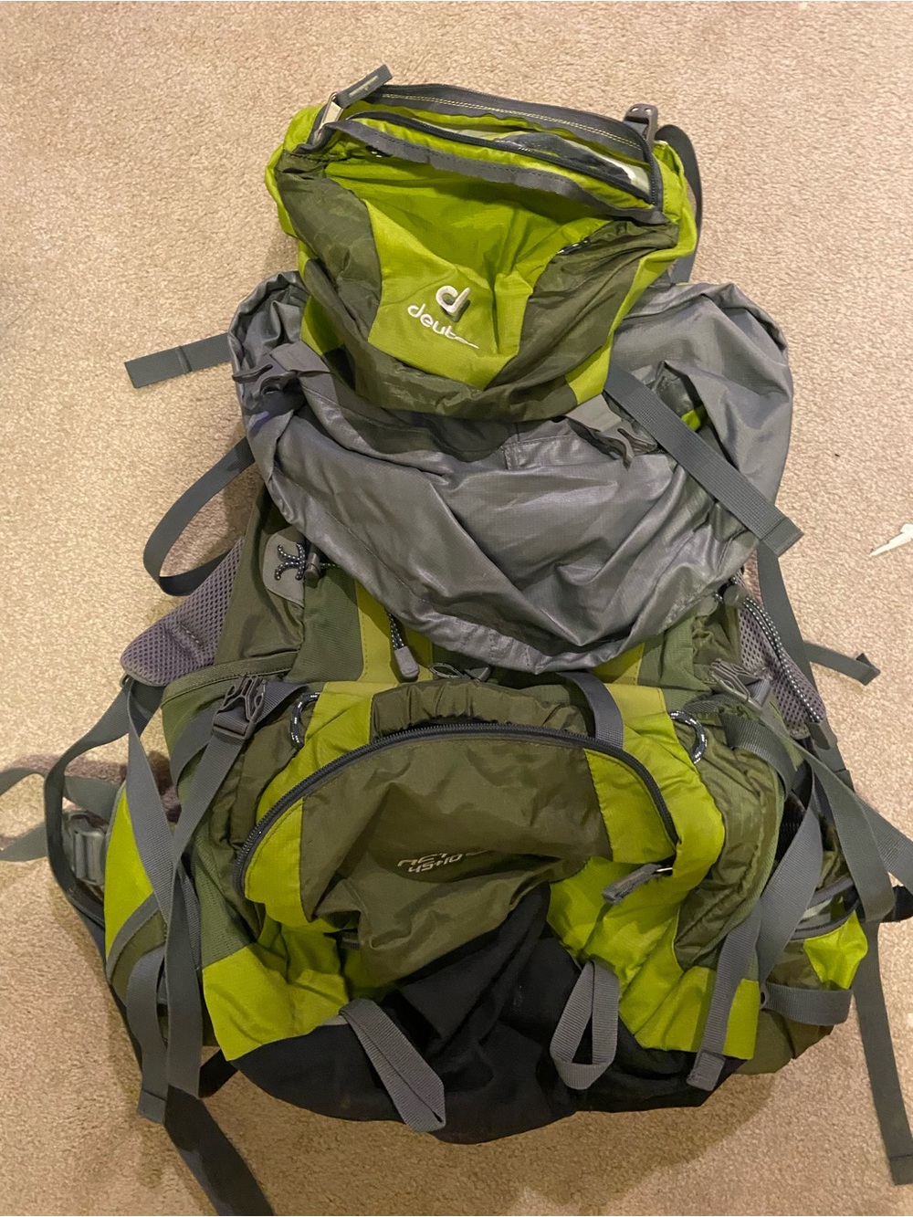 Deuter Women’s Green & Gray Hiking Backpack ACT LITE 45 + 10L